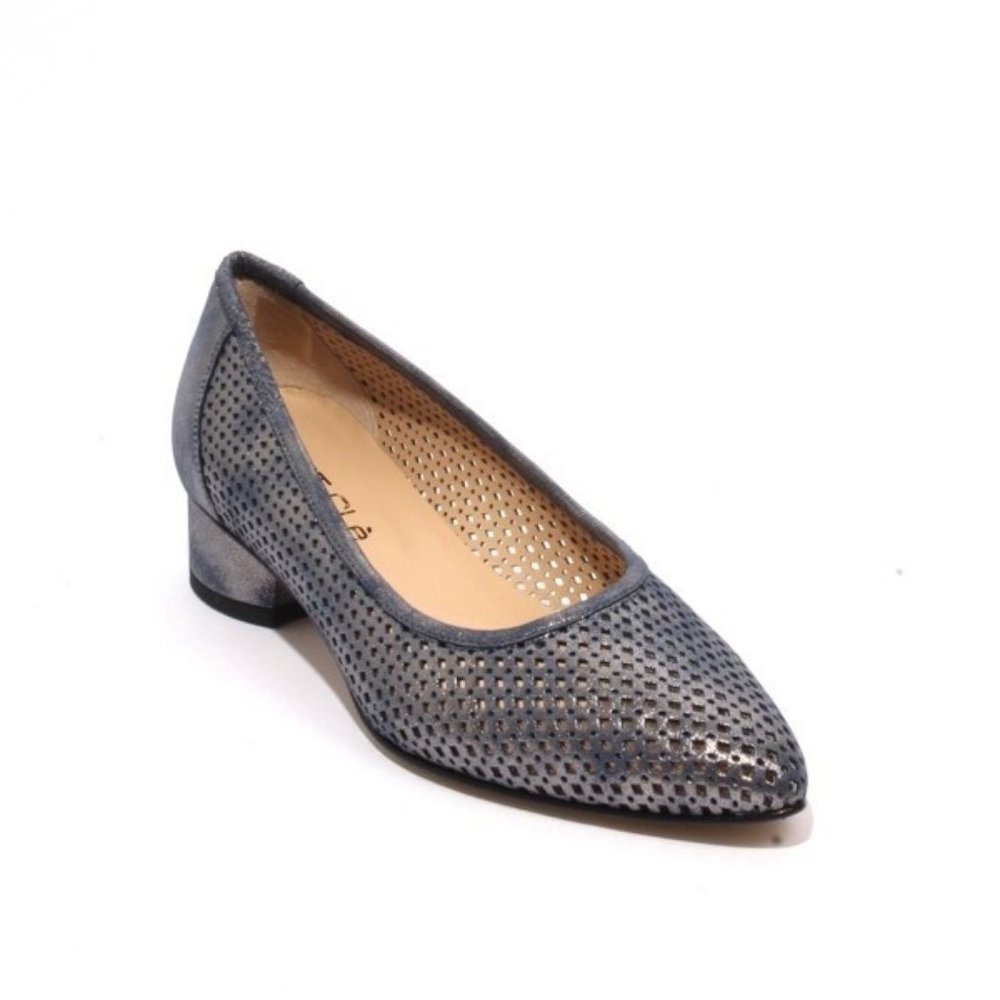 ITALIAN Silver Navy Perforated Leather Pointy Pump